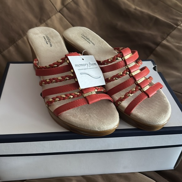 Croft & Barrow 7.5 spice and gold strapy sandal - Picture 4 of 5